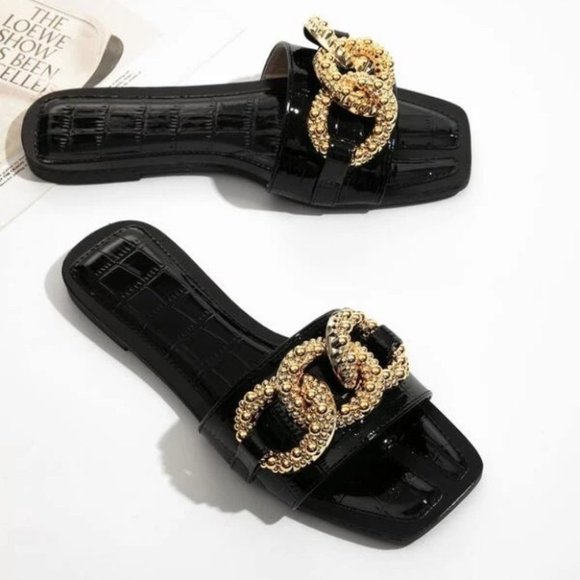 BLACK Crocodile Embossed Chain Decor Slide Sandals - Picture 5 of 5